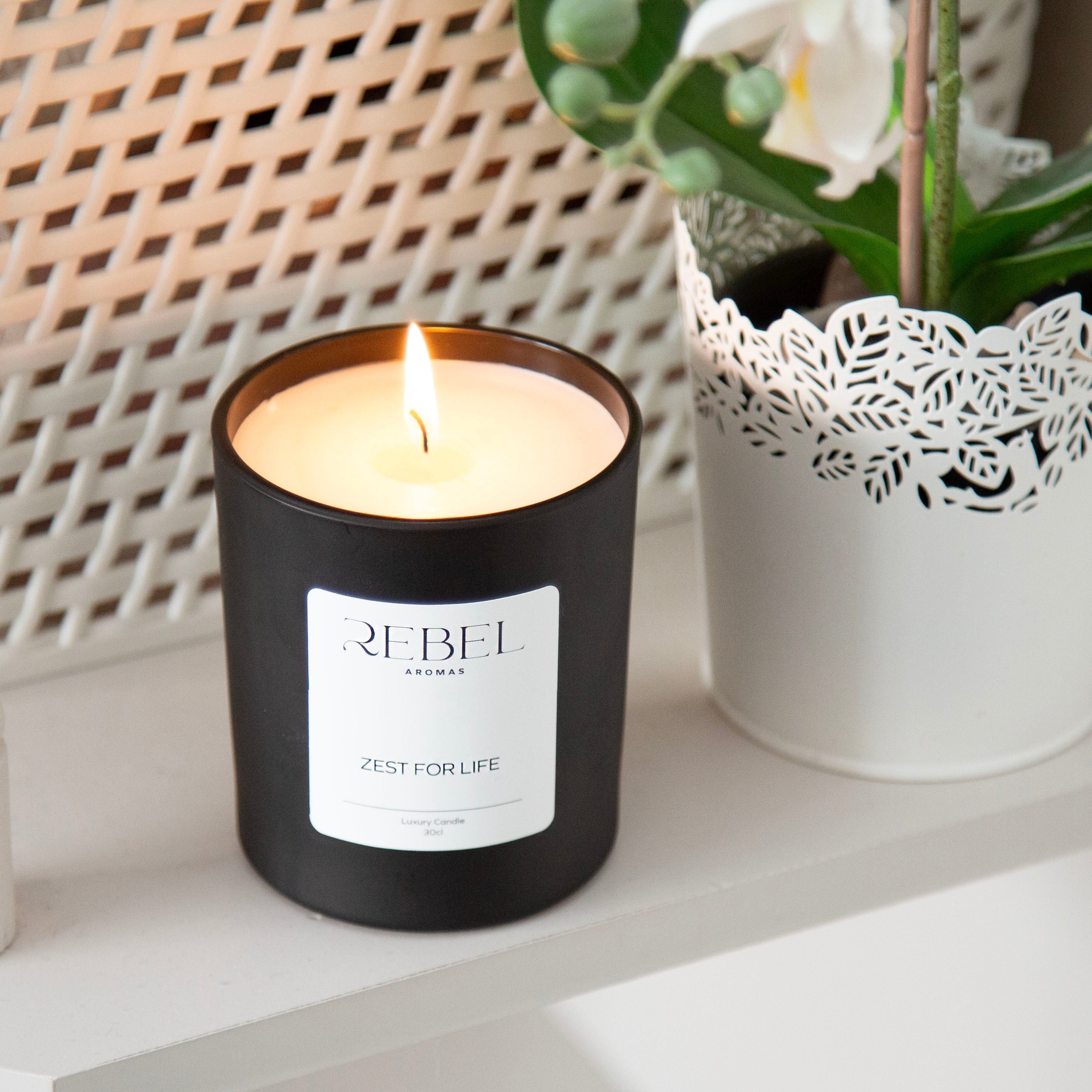 large round candle